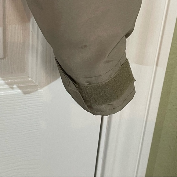 Men's Magellan Outdoors Beige Zipup Jacket - Picture 5 of 5